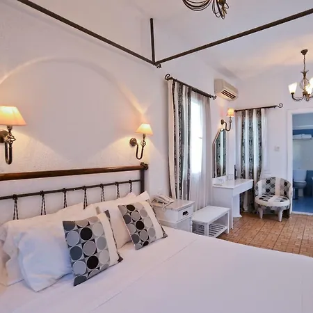 Mykonos Palace 4*